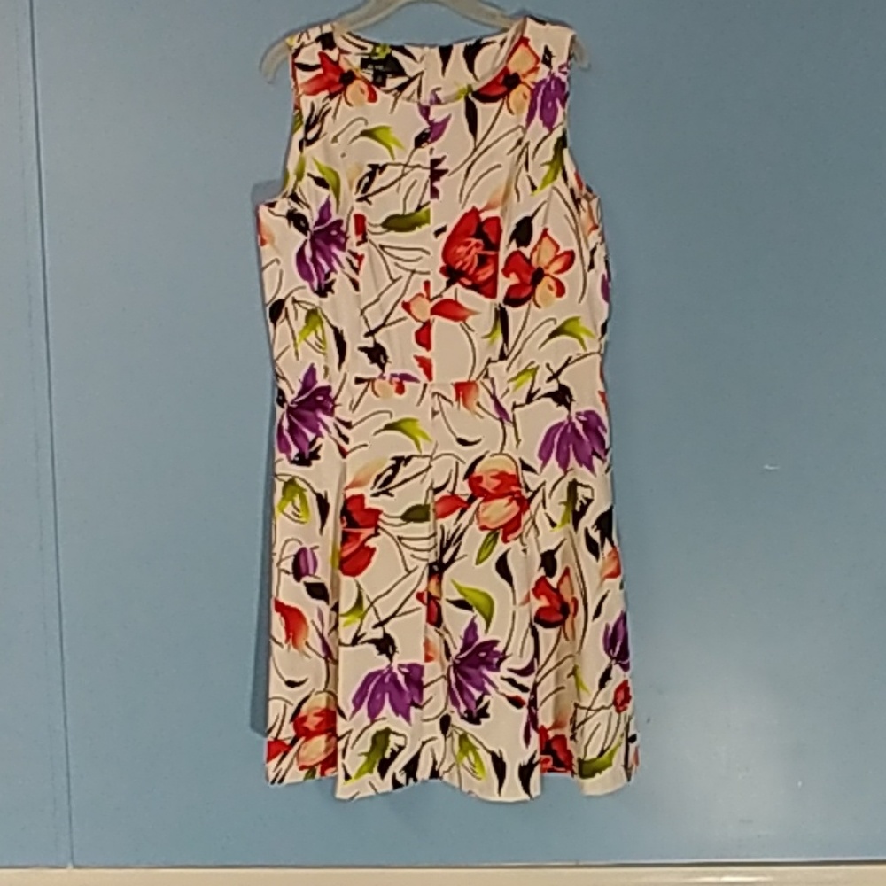 Alyx Beautiful floral print Dress - NEW